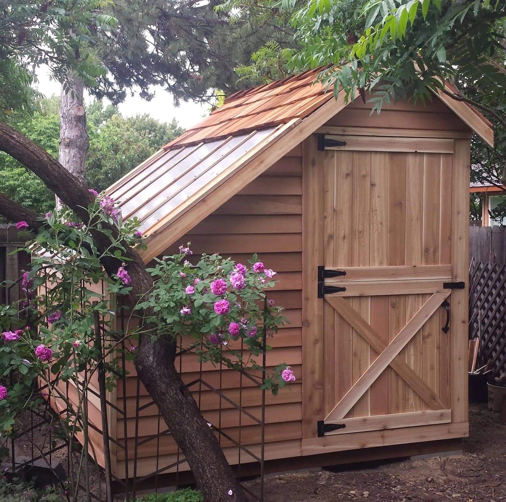 The-Ultimate-Guide-to-Choosing-the-Right-Greenhouse-for-Your-Garden Orenza Living
